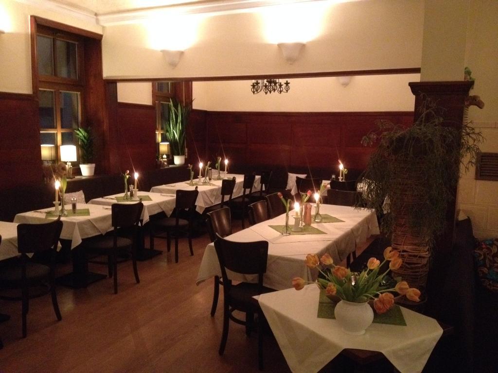 Linde Restaurant & Hotel Nussloch Екстер'єр фото